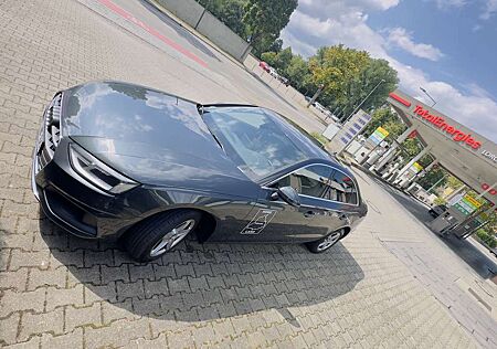 Audi A4 30 TDI basis