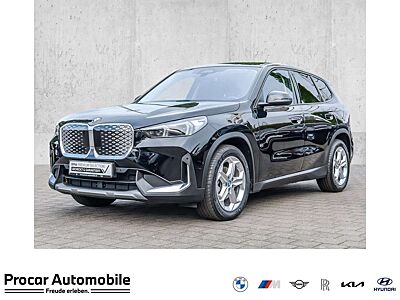 BMW iX1 eDrive20 PANO ACC RFK NAVI Standh. LED DAB
