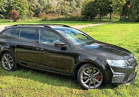 Skoda Octavia III Combi Combi 2.0 TSI DSG RS ((TÜV Neu))