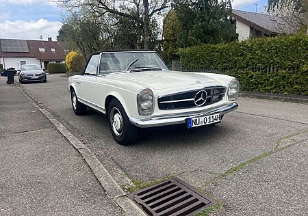 Mercedes-Benz 230 Pagode W113 Cabrio