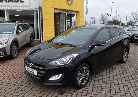 Hyundai i30 cw 1.4 Blue Passion Einpakhilfe hinten SHZ Lenkrad