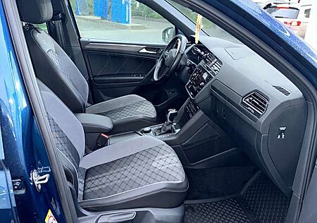 VW Tiguan Volkswagen R-Line 4Motion | LED MATRIX | HINTEN SITZHEIZUNG