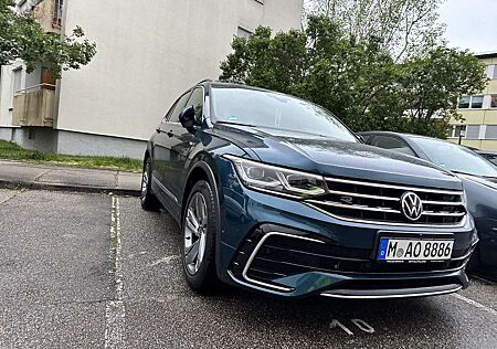 VW Tiguan Volkswagen R-Line 4Motion | LED MATRIX | HINTEN SITZHEIZUNG