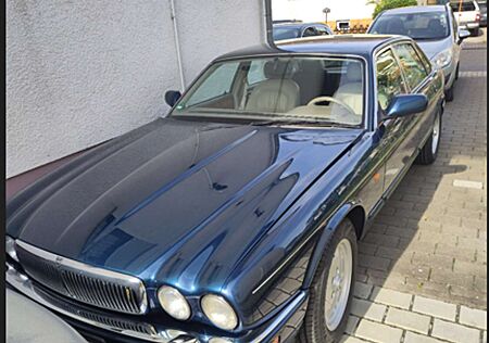 Jaguar XJ 4.0 Sovereign