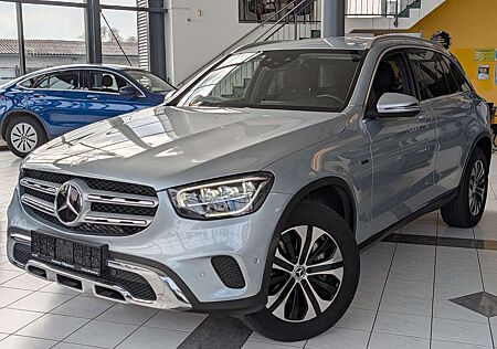 Mercedes-Benz GLC 300 e 4Matic MBux CarPlay Kamera Chrompaket