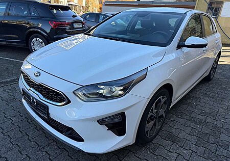 Kia Cee'd Ceed / Spirit RÜCKFAHRKAMERA/NAVI/27.000 KM