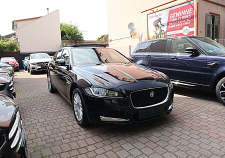 Jaguar XF 25t Pure Mod.2020 Panoramadach Kamera Navi