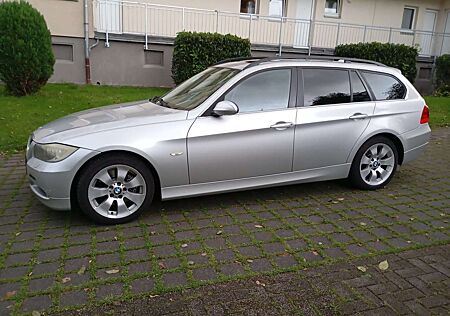 BMW 530 3 er E90 Kombi AHK PDC Klima/Automatik