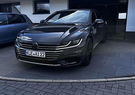 VW Arteon Volkswagen 2.0 TSI DSG R-Line