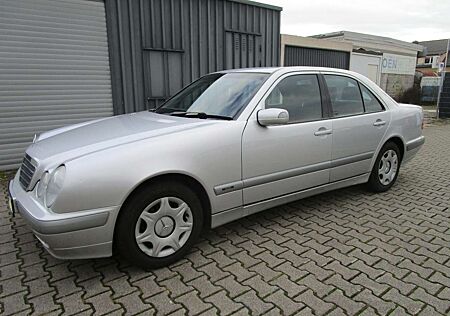 Mercedes-Benz E 200 Classic