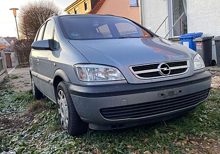 Opel Zafira 2.2 Elegance