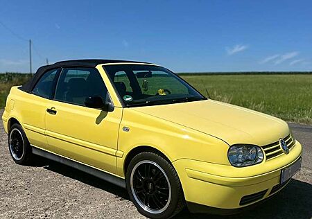 VW Golf Cabriolet Volkswagen Cabrio 2.0 Colour Concept