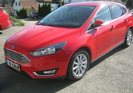 Ford Focus EcoBoost Automatik Titanium VOLLAUSSTATTUNG