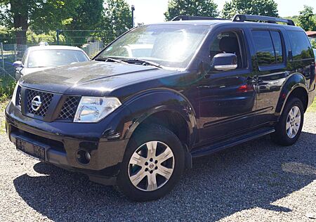 Nissan Pathfinder Pathfinder 2.5 dCi LE