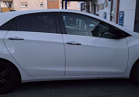 Hyundai i30 1.6 CRDi Fifa World Cup Gold Edition