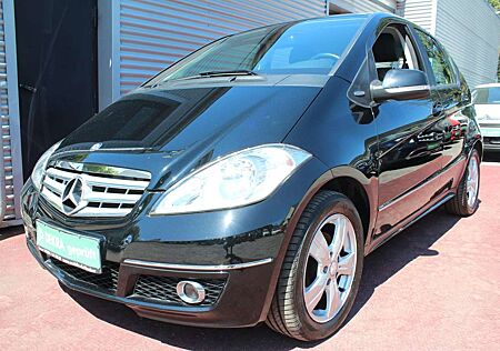 Mercedes-Benz A 180 AVANTGARDE KLIMA NAVI SITZHEIZUNG 2.Hd