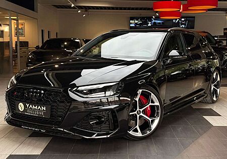 Audi RS4 2.9 TFSI qu*Competition Plus*Pano*HuD*B&O