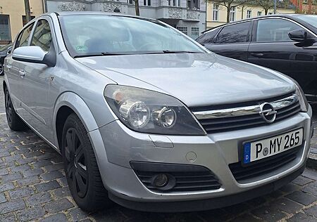 Opel Astra 1.6 Njoy