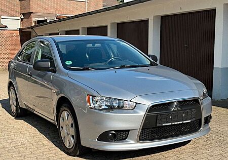 Mitsubishi Lancer 1.5 Inform Limousine/Klimaaut./"1.Hand"
