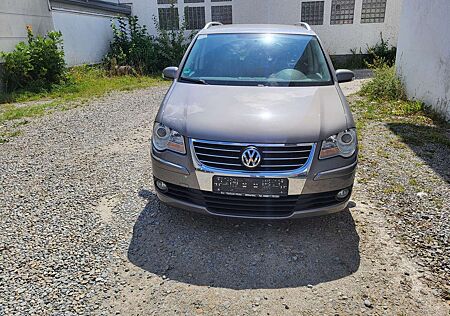 VW Touran Volkswagen Highline