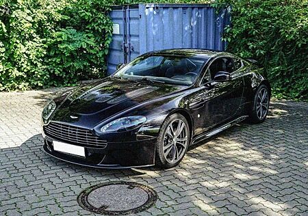 Aston Martin Vantage V12