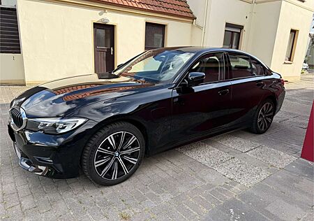 BMW 330e 330 Aut. Advantage