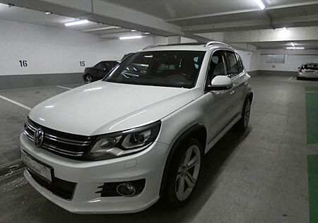 VW Tiguan Volkswagen Sport & Style BMT* R LINE