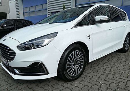 Ford S-Max Diesel 2.0 TITANIUM LEDER LED TOP ZUSTAND!