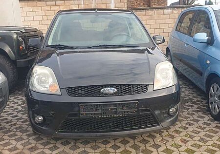 Ford Fiesta 1,3 51 kW Black Magic