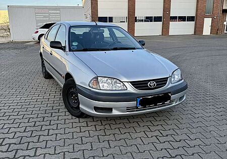 Toyota Avensis 1.8 linea sol