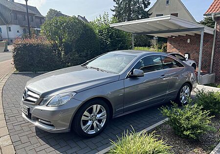 Mercedes-Benz E 200 Coupe BlueEFFICIENCY Avantgarde