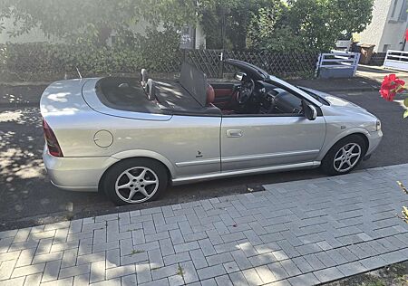 Opel Astra Cabrio 2.2 16V Edition 90 Jahre Bertone