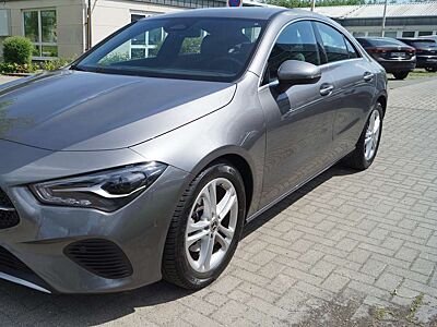 Mercedes-Benz CLA 180 CLA 180 (118.384)