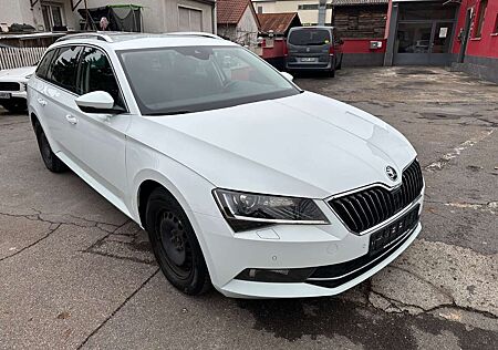 Skoda Superb 2.0 TDI Combi Style/Navi/Xenon/ACC