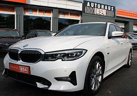 BMW 330 e Sport Line/LED/KAM/NAVI/LEDER/M PAKET/