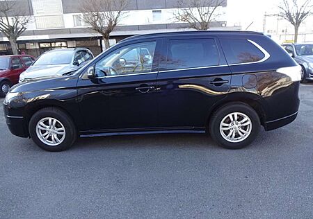 Mitsubishi Outlander Basis 2WD