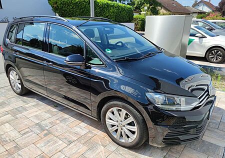 VW Touran Volkswagen 2.0 TDI SCR (BlueMotion Technology) Comfortline