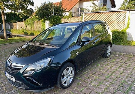 Opel Zafira Tourer C 1.4 Turbo Active mit AHK, Tempomat, Navi usw.