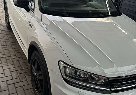 VW Tiguan Volkswagen 2.0 TDI SCR 4Motion R line Black line BlueMotion