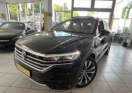 VW Touareg Volkswagen 4.0 V8 Elegance 4Motion R line