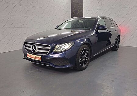 Mercedes-Benz E 220 d+AHK+LED+Kam+Navi+Keyless+Ambiente+Touch