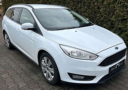 Ford Focus Turnier 1.5 TDCi Business 2. Hand Navi AHK PDC