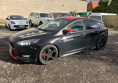 Ford Focus 1.5 EcoBoost ST-Line verstärkter Motor
