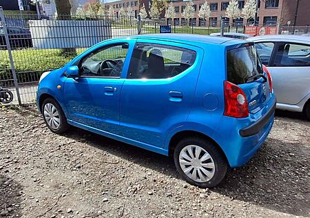 Nissan Pixo 1.0 more