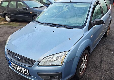 Ford Focus Turnier 1.6 WERKSTATTGEPRÜFT TÜV NEU