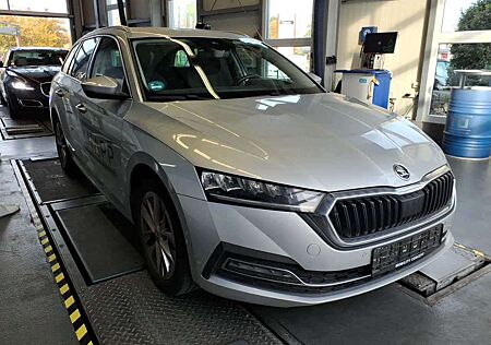 Skoda Octavia Combi First Edition 1.Hd LED AHK