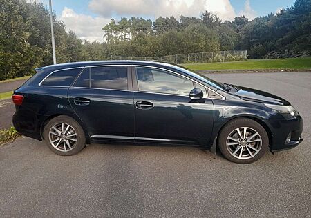 Toyota Avensis 2.0 VVT-i Automatik Advance