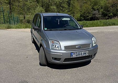 Ford Fusion 1.6 +