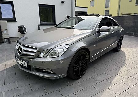 Mercedes-Benz E 250 CDI DPF Coupe BlueEFFICIENCY Automatik Elegance