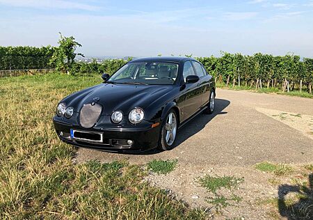 Jaguar S-Type R